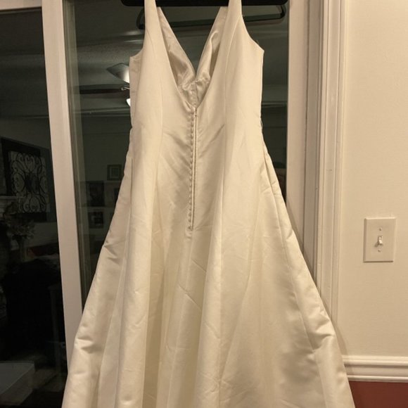 Mori Lee Sample size 12 A line V neck simple gown - Picture 2 of 6